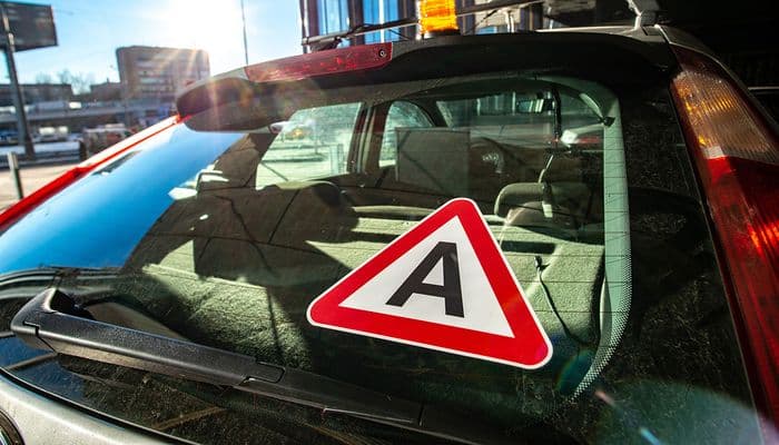 Опознавательный знак “Шипы” потерял актуальность, но теперь появился новый - “А”