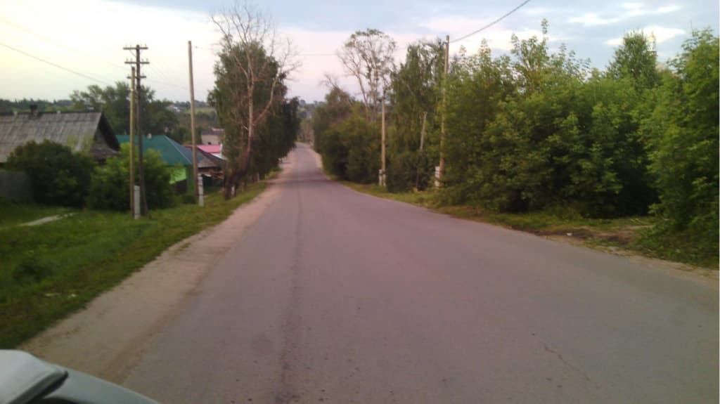 Водитель с признаками опьянения сбил двух подростков
