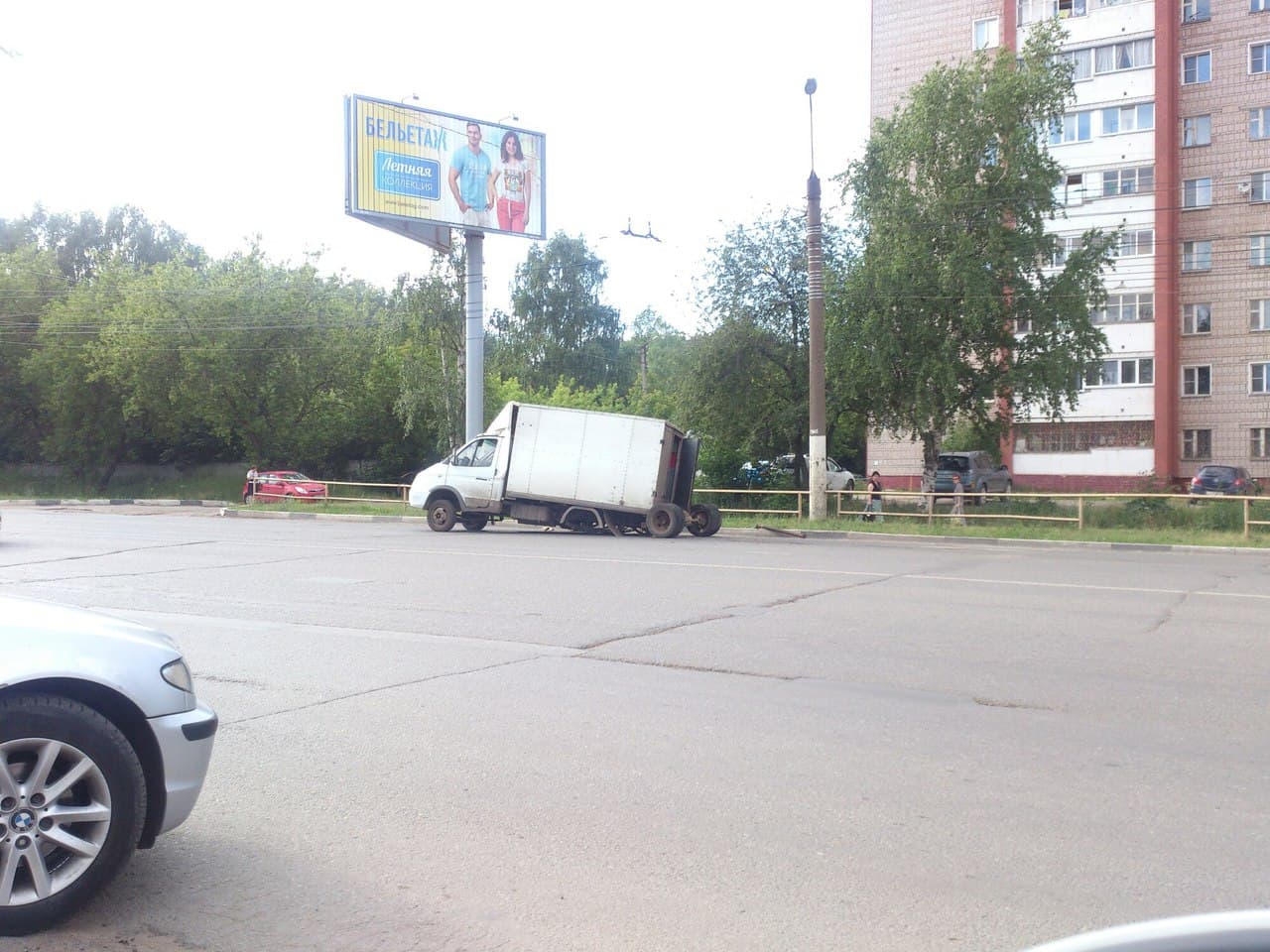 Мост потерял. На Московской образовалась пробка