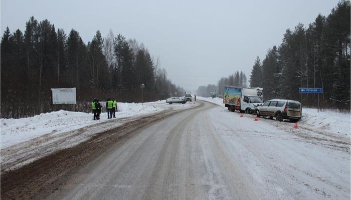 В результате тройного ДТП в Куменском районе три человека получили травмы