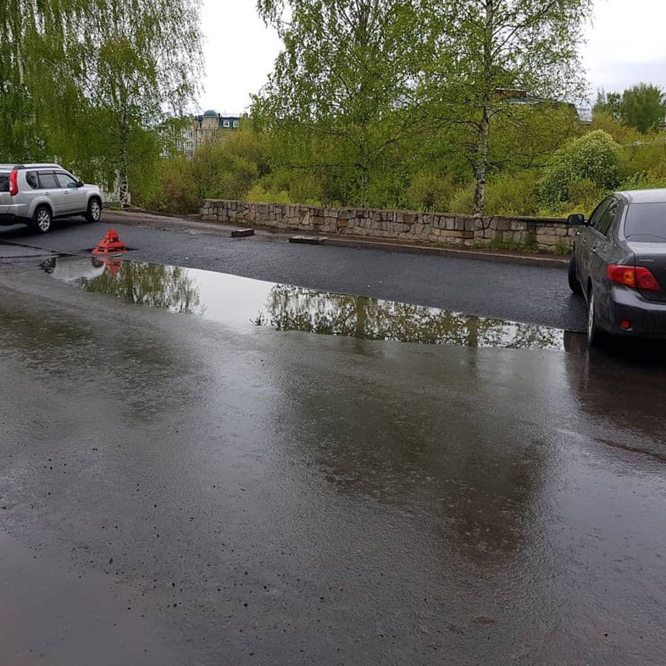 Первый дождь выявил недоработки на обновленных дорогах