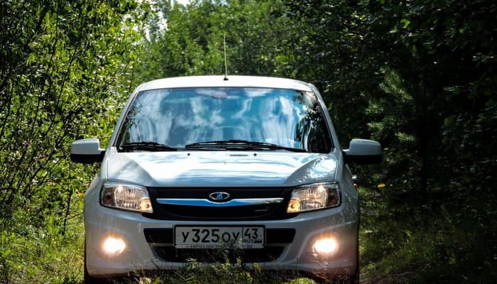 Lada Granta обогнала по продажам Solaris