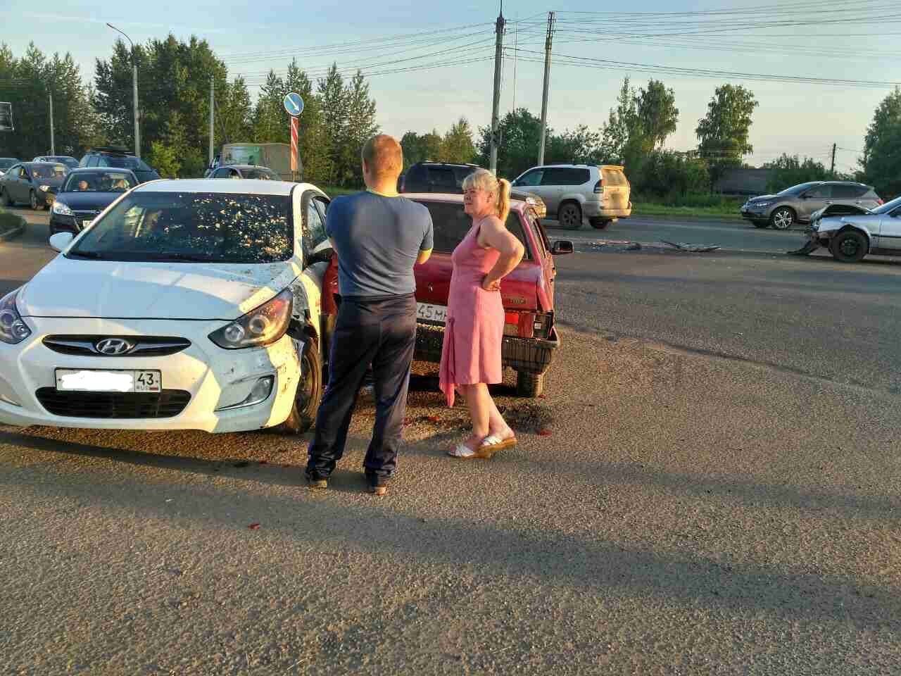 3 машины пострадали в аварии на ганинском повороте