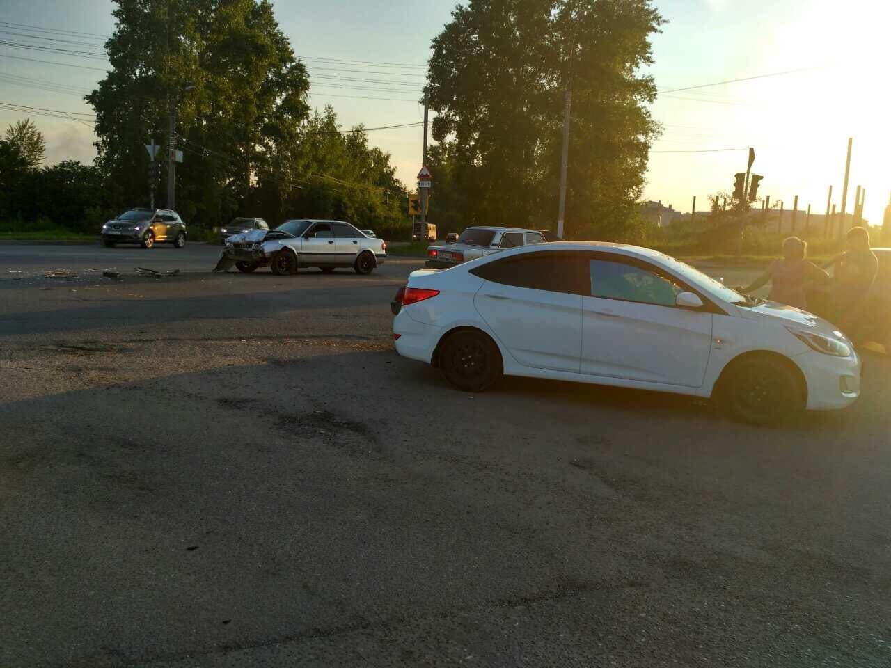 3 машины пострадали в аварии на ганинском повороте