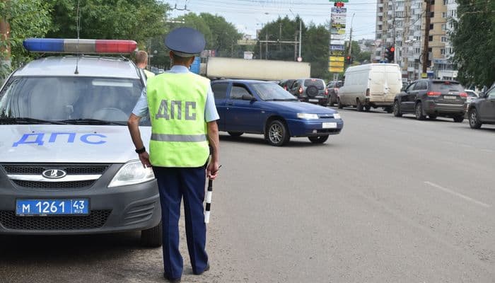 Почему водителю, управлявшему автомобилем в состоянии опьянения, вернули права?