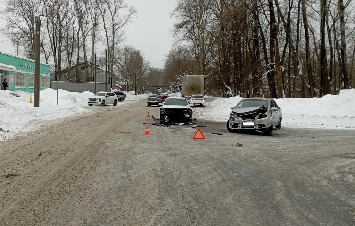 Авария с мотобуксировщиком и пострадавшая подросток: в Кировской области произошло три аварии за сутки