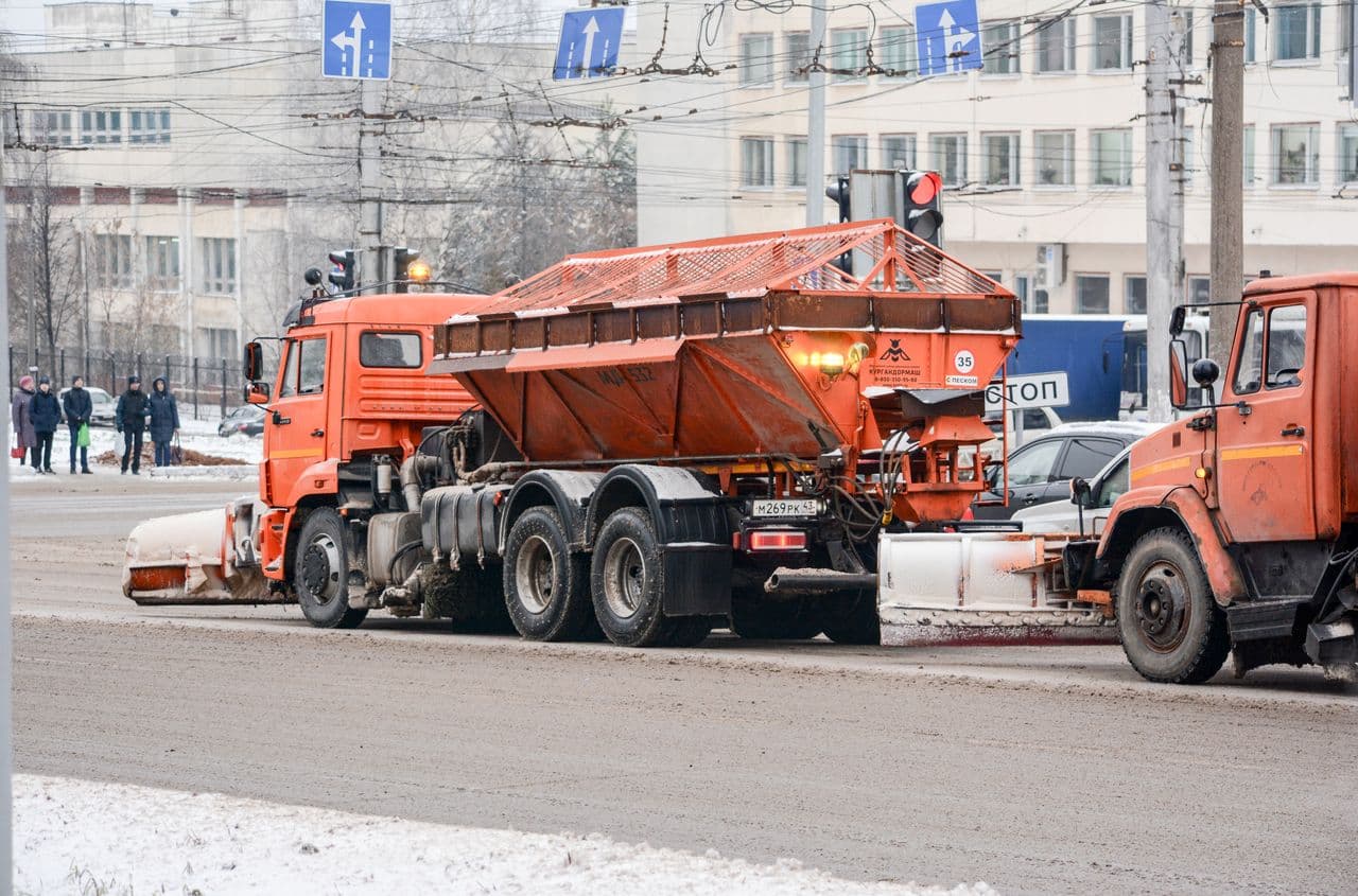 С каких улиц Кирова будут вывозить снег в ближайшие три дня?