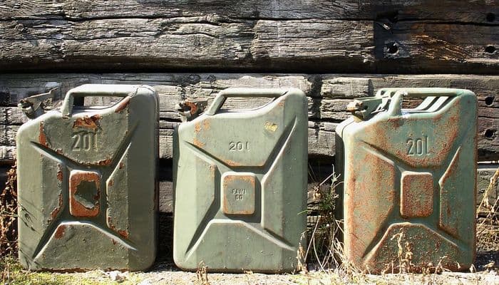 «Раньше сливал, меня ловили - я получал». Интервью с бывшим сливщиком бензина