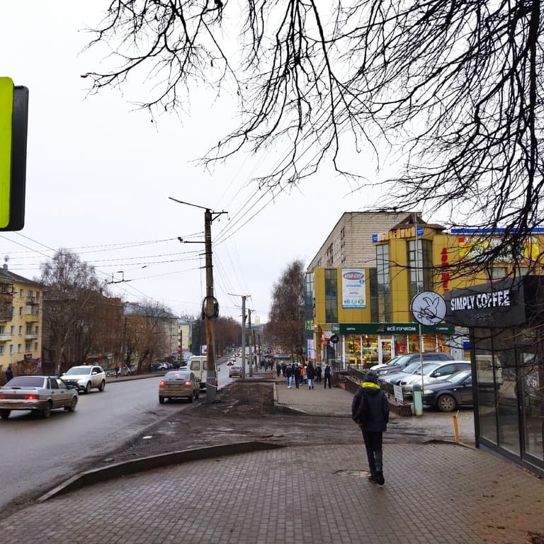 На Азина в Кирове на неделю перекроют движение транспорта