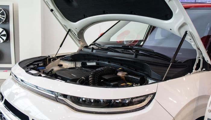 Почему «троит» двигатель автомобиля? Основные причины