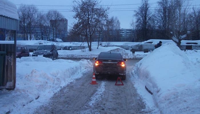 В Кирове 84-летняя пенсионерка попала под колеса «Круза»