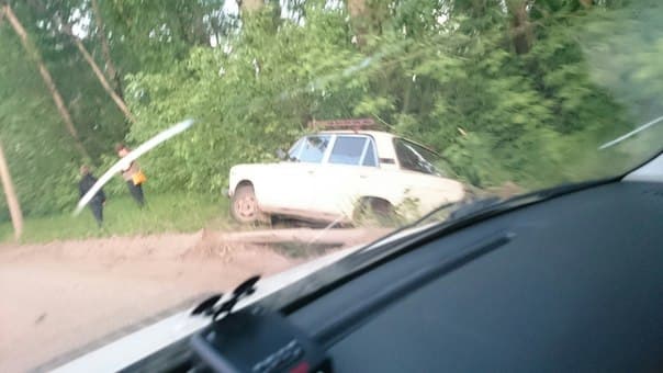 В Кирово-Чепецке «шестерка» перелетела через ограждение