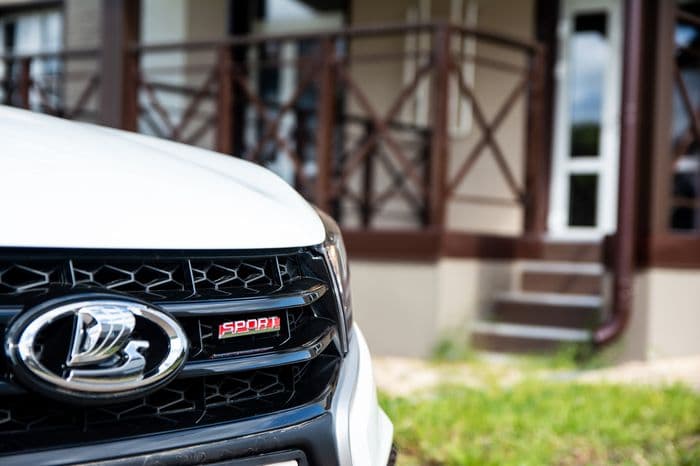 Побит, но не сломлен: в апреле российский автопром рухнул почти на 80%