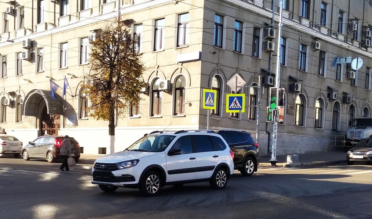 Продажи “АвтоВАЗа” в сентябре выросли почти в два раза