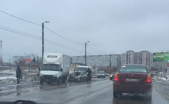 На Московской возле Metro Lada залетела под «Газель»