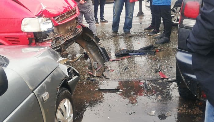 Семь машин распластались на новом мосту: подробности жесткого ДТП