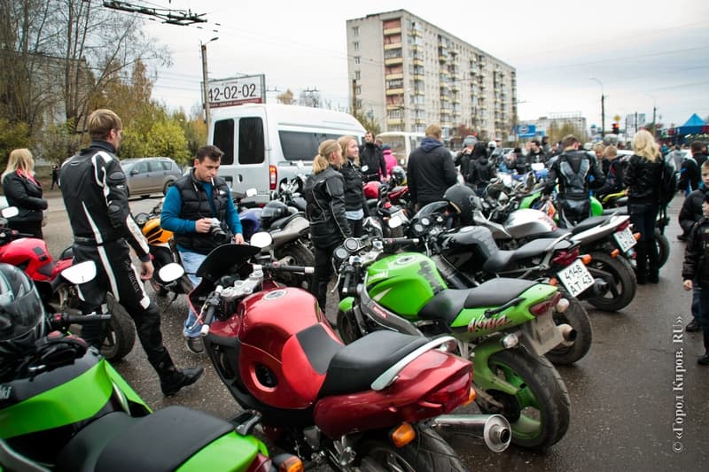 Бегуны потеснили байкеров. Колонна поедет по другому маршруту