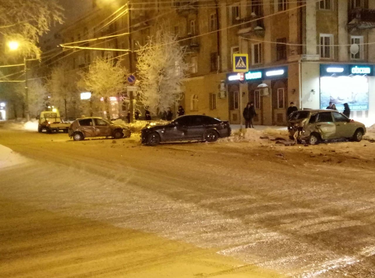 У Авиационного техникума столкнусь 3 машины