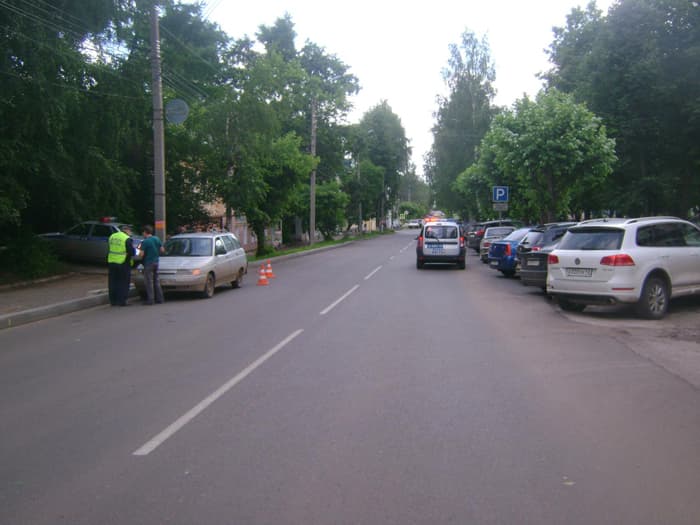 На Орловской под колесами «одиннадцатой» оказалась 18-летняя девушка