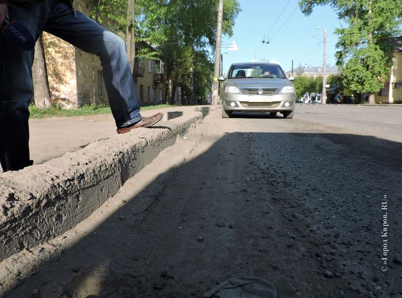 Пыль столбом! Когда дороги в Кирове будут чистыми?