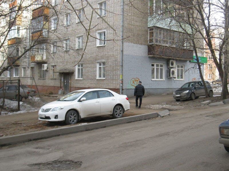 Минтранс планирует запретить парковку во дворах