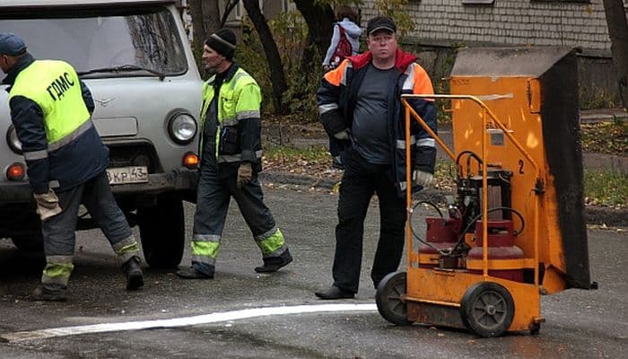 Не увидим - не заплатим: подрядчикам хотят платить за уборку улиц только после проверки
