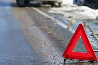 Пьяный водитель насмерть сбил человека на трассе и скрылся