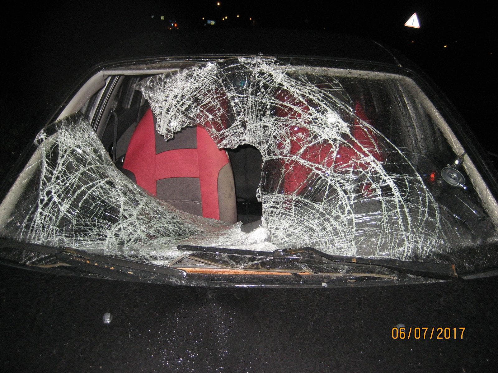 На Победиловском тракте ночью машина сбила женщину