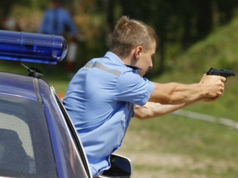 Полицейским пришлось стрелять, чтобы остановить пьяного водителя