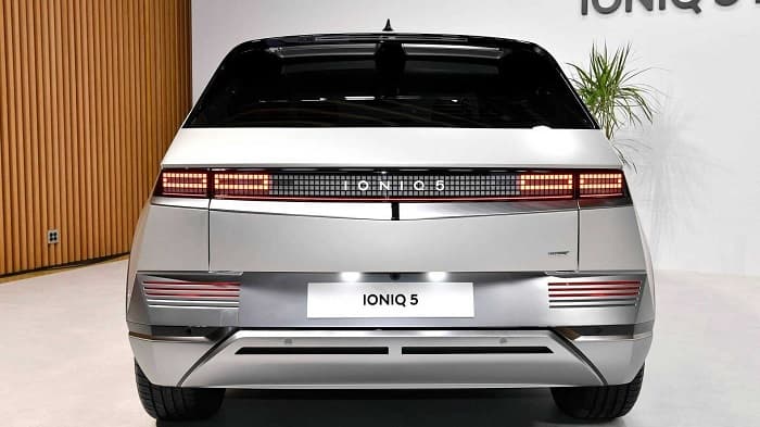 Hyundai представила свой первый серийный электрокар: цены, характеристики, фото