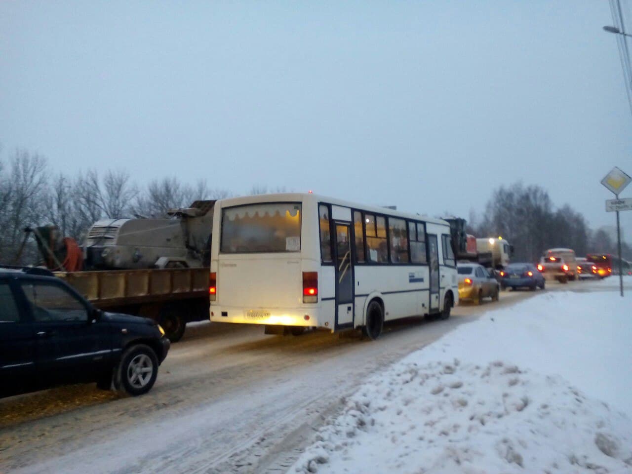 Проезд с Нововятска в Киров затруднён из-за автобуса