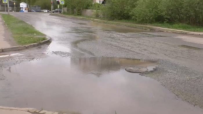 Ловушка для водителей на Энтузиастов: ямы и «туман» - как будут решать проблему?