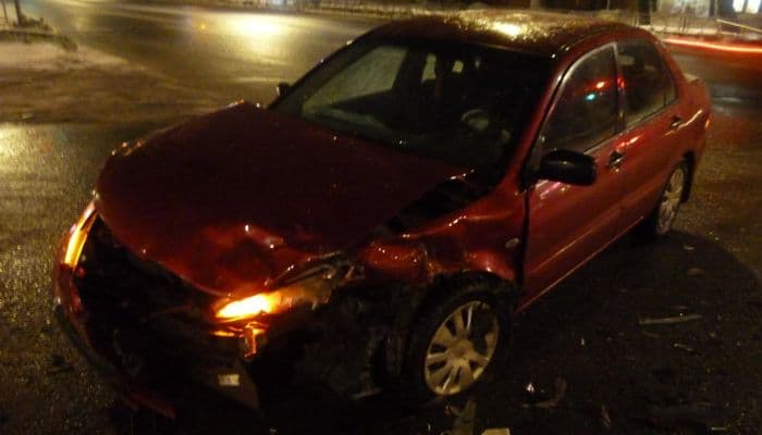 В Кирове пьяный водитель на «Гранте» спровоцировал ДТП с пострадавшими