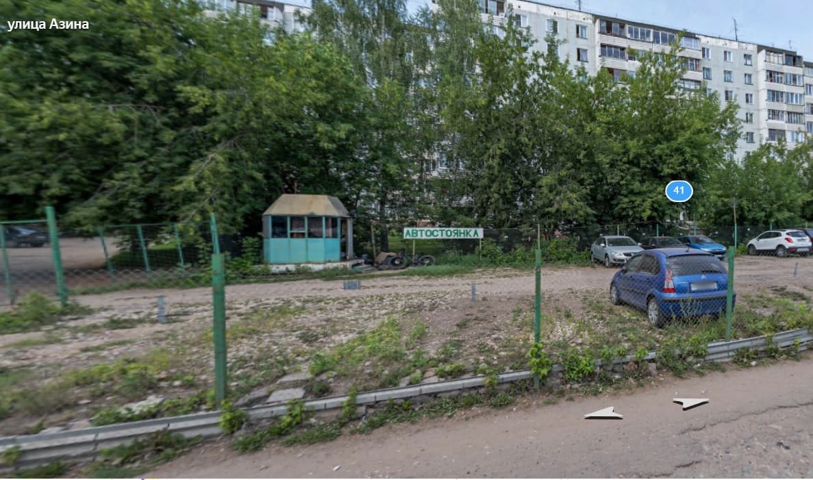 Незаконную автомобильную стоянку на Азина вернут городу Кирову