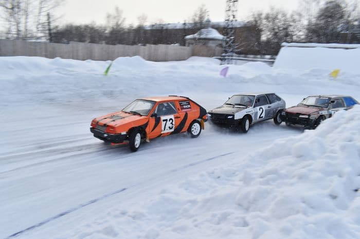 Перевертыши и много адреналина: как прошел третий этап тренировки по автогонкам Слободском?