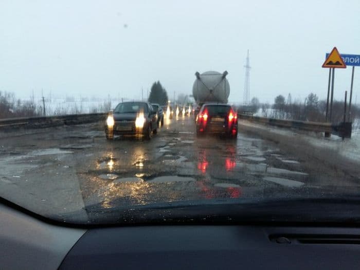 Дороги в Кирове «растаяли» раньше, чем наступила весна