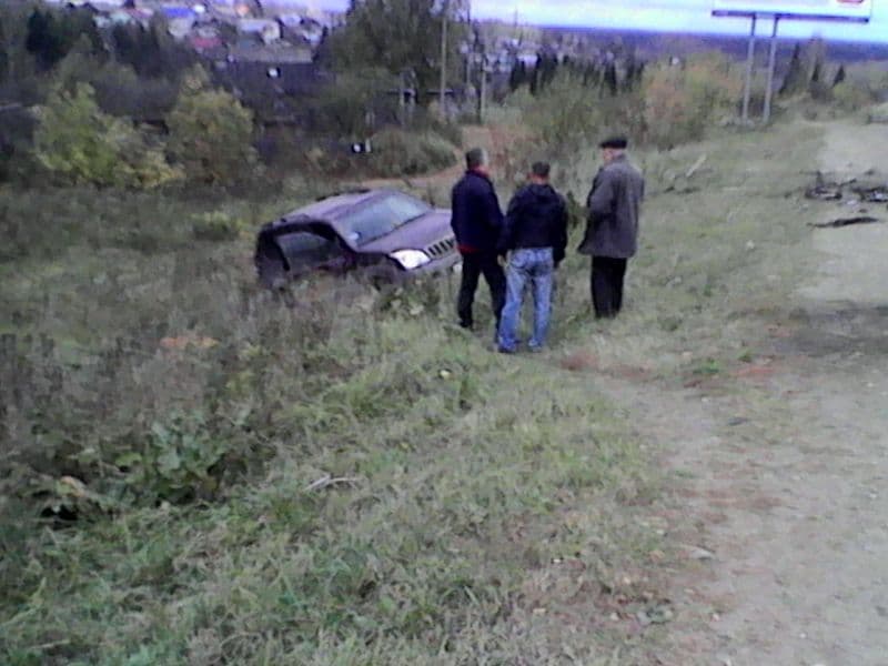 На подъезде к Новому мосту столкнулись «Тойота» и «Рено»