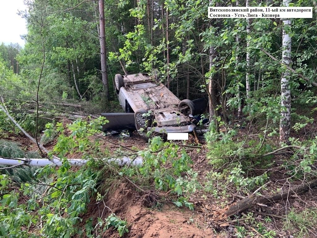 В Кировской области автомобиль вылетел в кювет: 20- летний водитель погиб