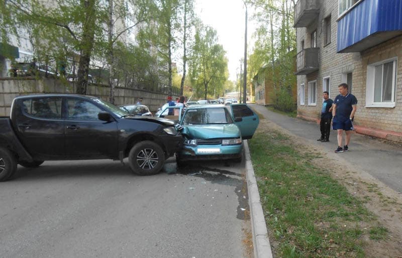 В Чепецке женщину доставили в больницу после аварии