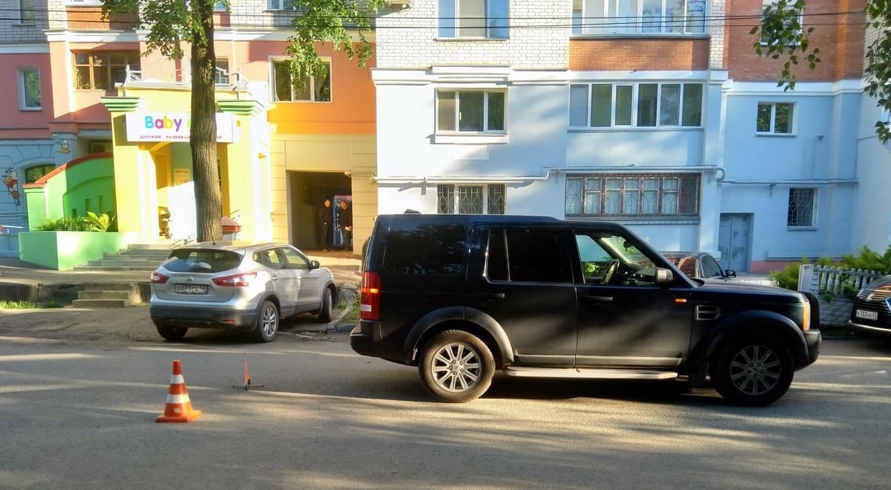 В центре Кирова внедорожник сбил ребенка