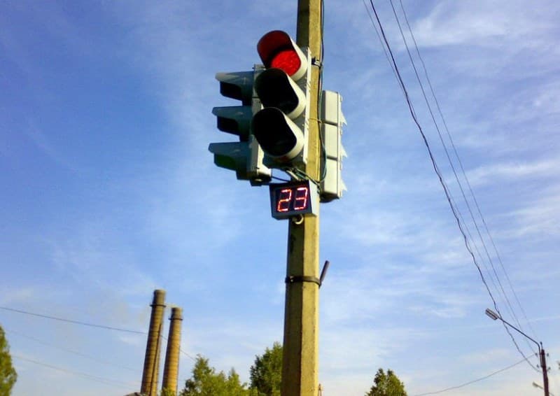 На проблемных перекрестках города появятся светофоры