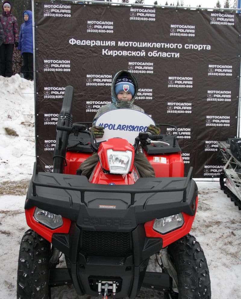 соревнования по снегоходному кроссу