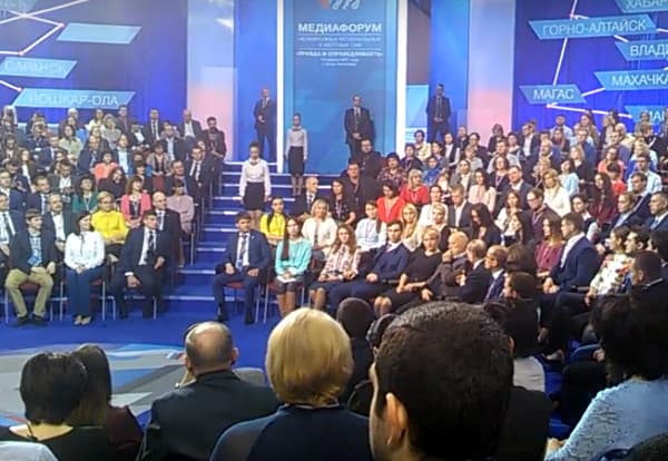 Владимир Путин: «Еще рано считать, что проблема с дорогами решена»