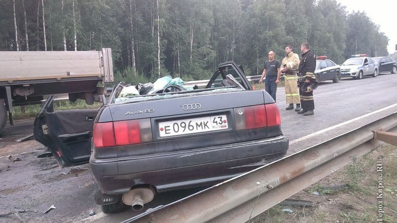 На трассе Подгорянка-Шихово «Ауди» врезалась в Scania