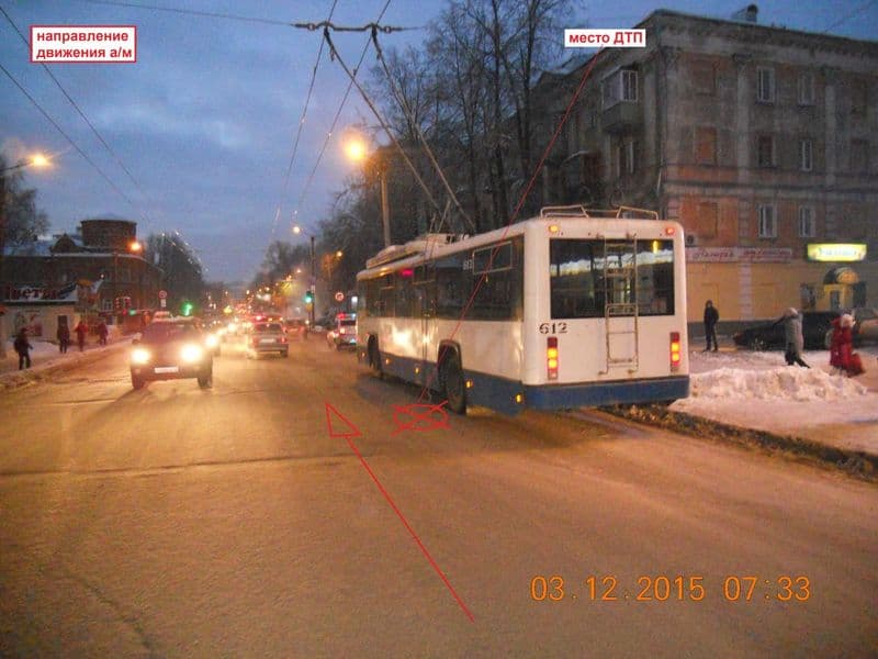 На Карла Маркса водитель «Гранты» сбил водителя троллейбуса
