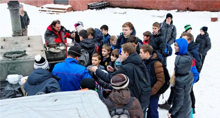 Уличные тренажеры школьникам – в подарок