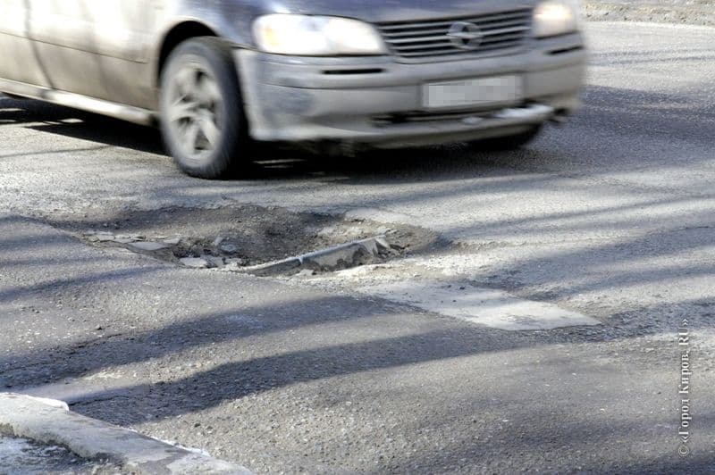 Колодезные люки на дорогах: выдолбить, открыть, забыть