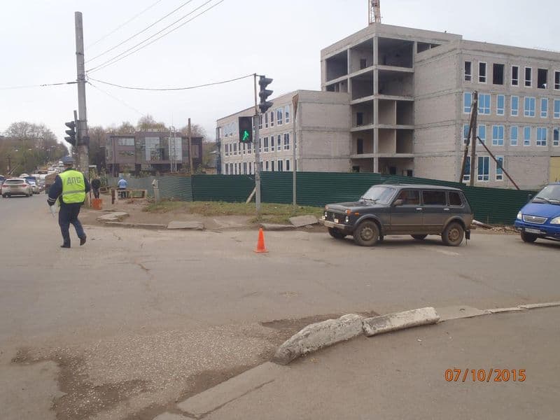 Обрыв буксировочного троса травмировал мужчину, виновники ДТП скрылись