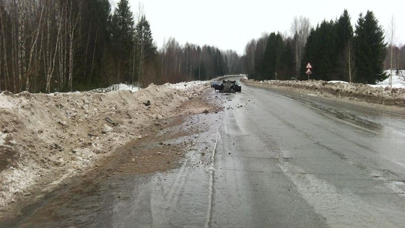 В Кировской области опрокинулся автомобиль «Мицубиси»