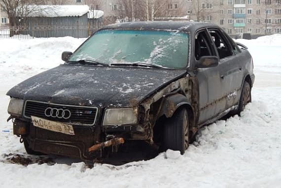 Школьник и детсадник разбили раритетное авто